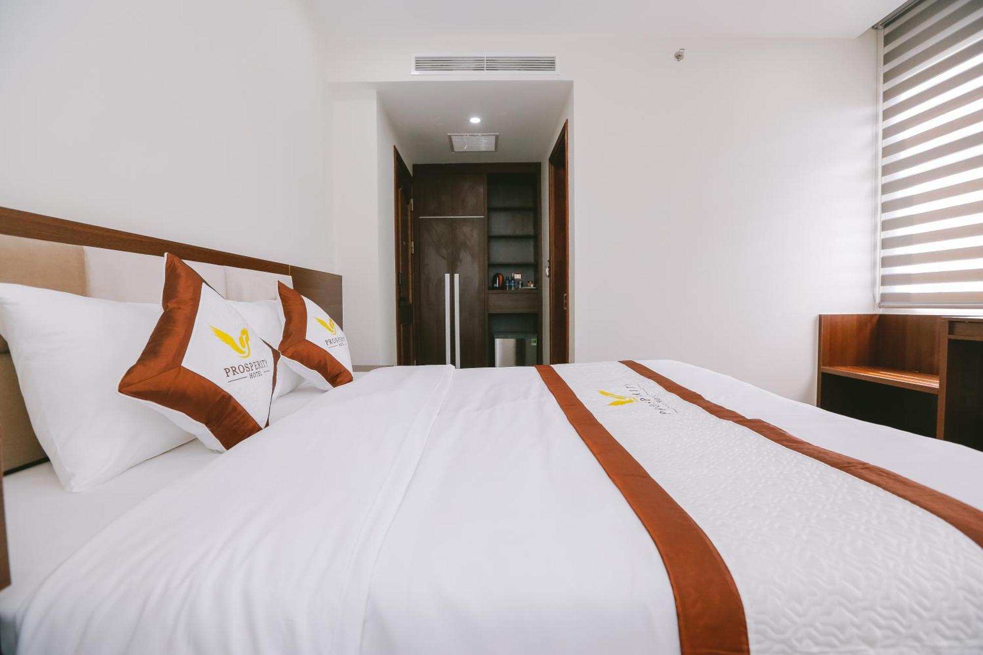 Prosperity Boutique Halong Hotel & Restaurent Ha Long Exteriör bild