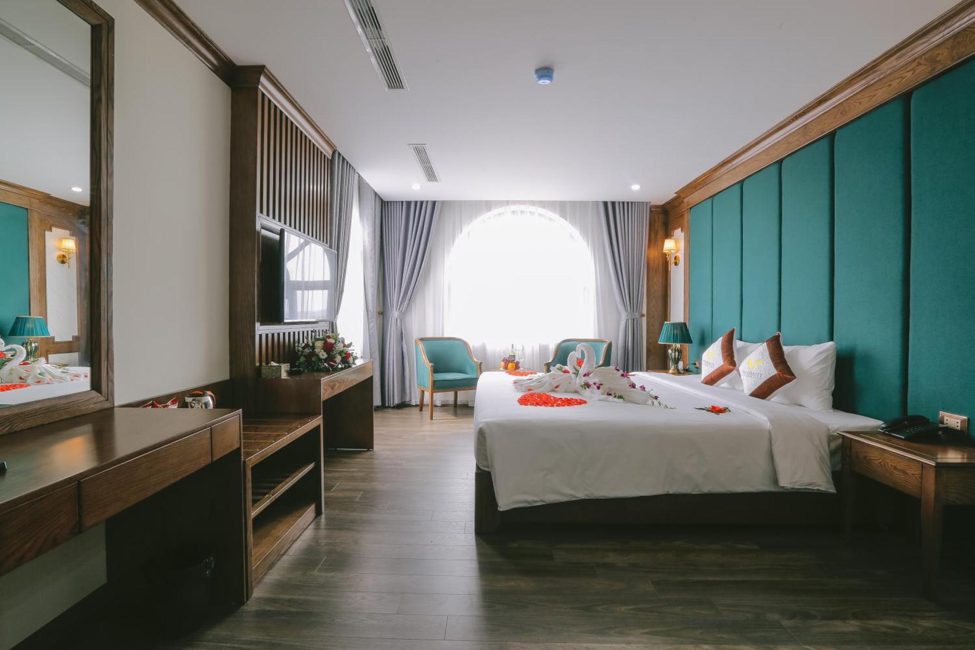 Prosperity Boutique Halong Hotel & Restaurent Ha Long Exteriör bild