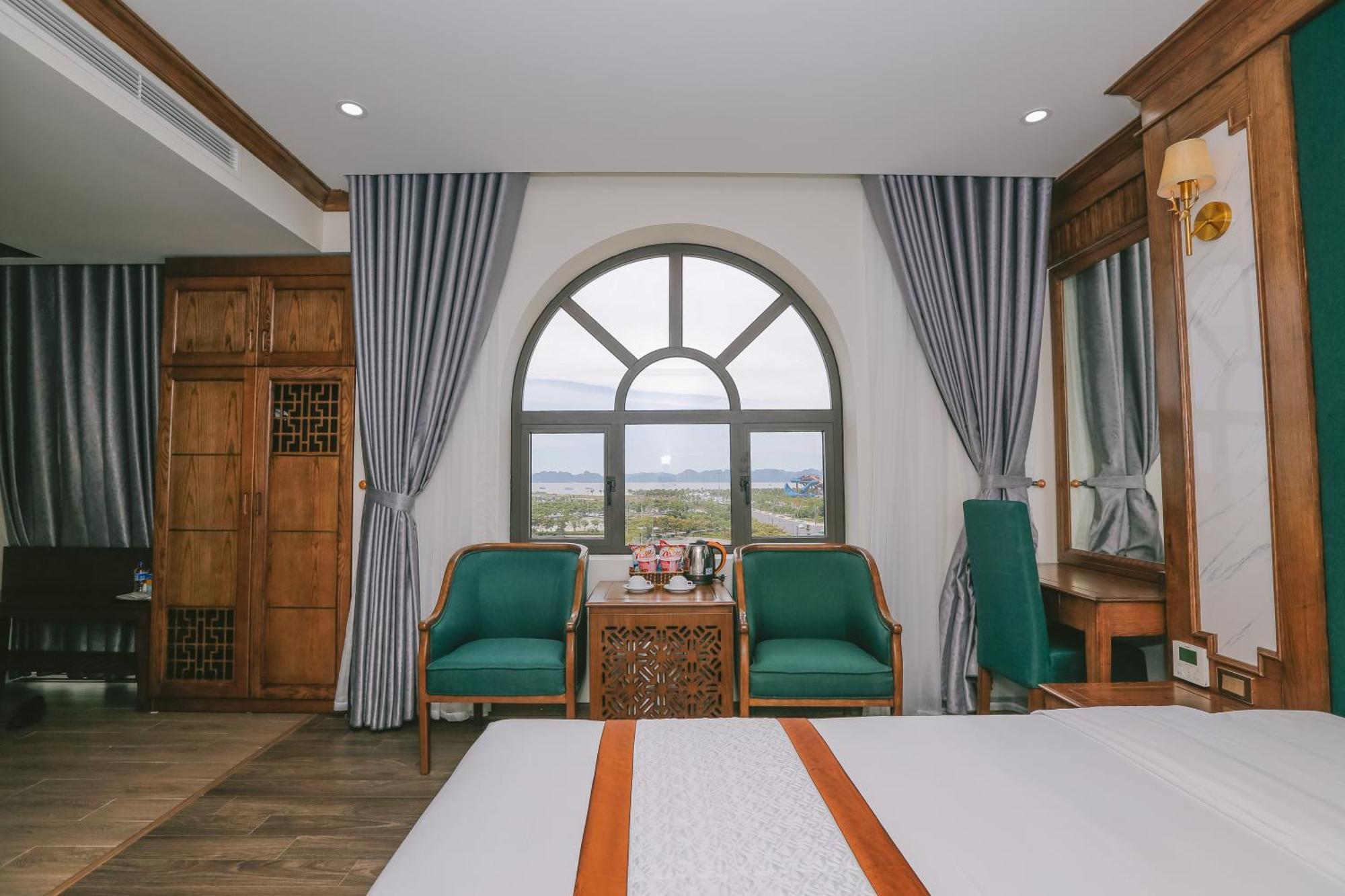 Prosperity Boutique Halong Hotel & Restaurent Ha Long Exteriör bild